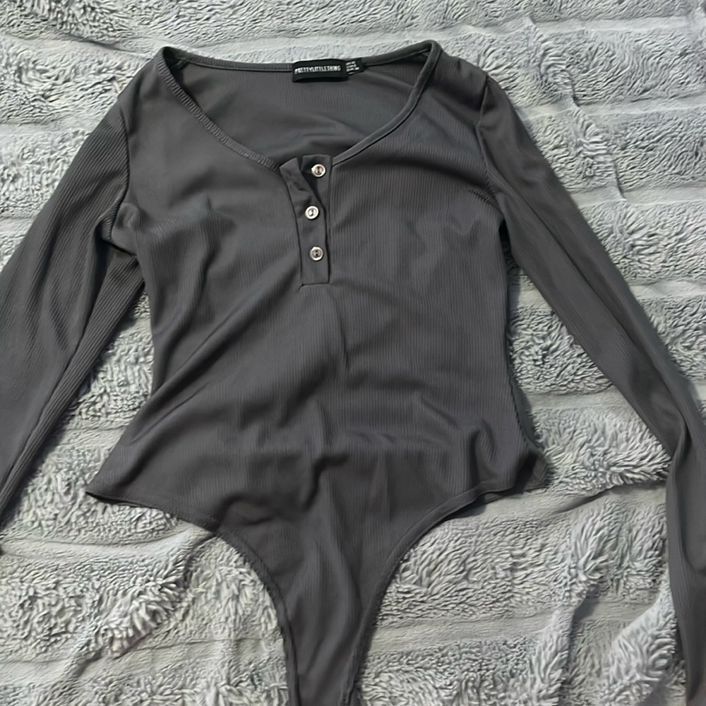 Body suit worn once pretty little thing size 6